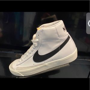 Nike Blazer Mid Men’s Size 8.5 Women’s 10